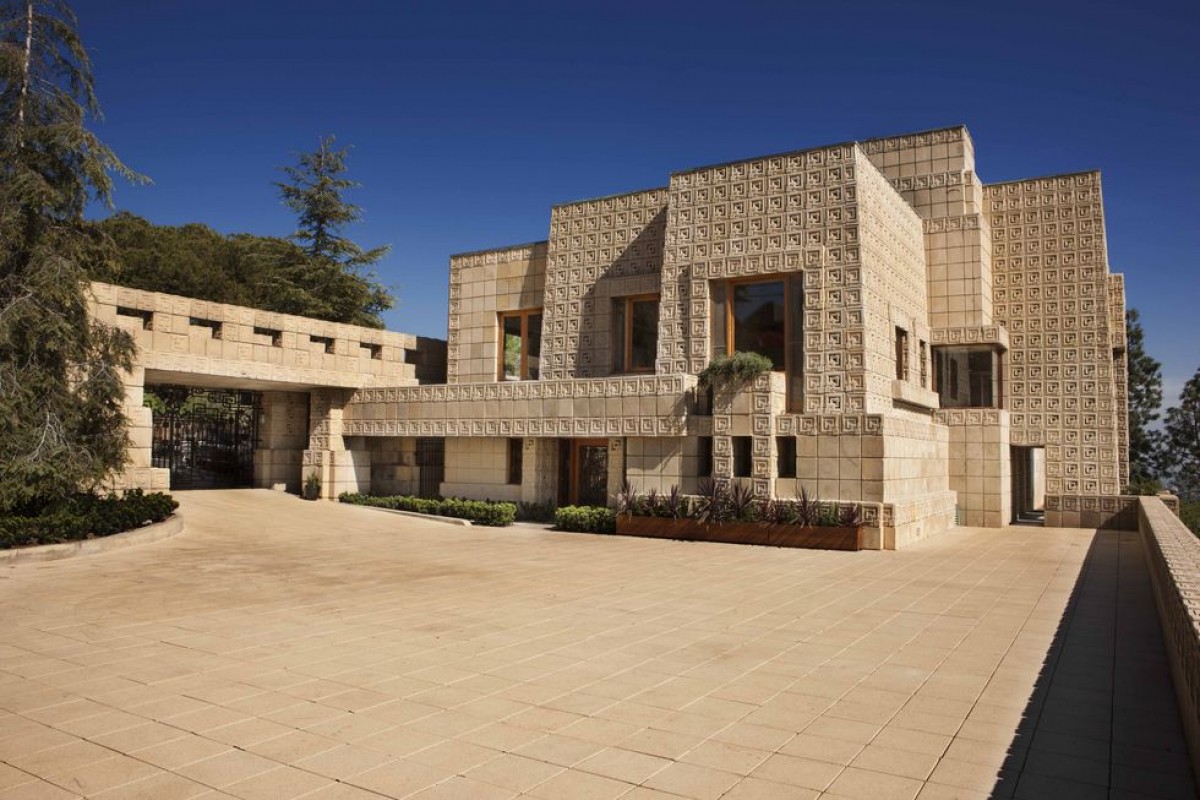 Frank Lloyd Wright's "Ennis House" is on the market - image 3
