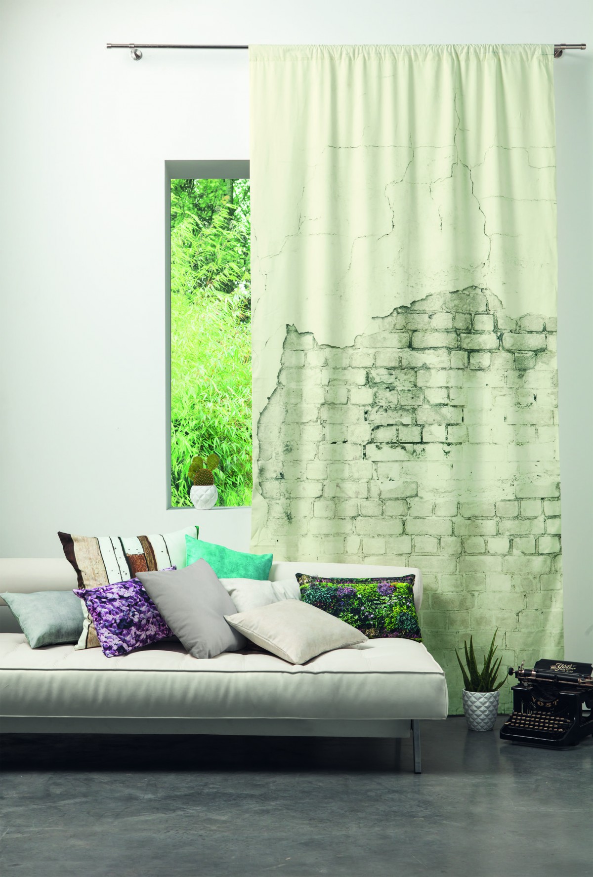At home, closer to nature: The natural materials in textile decoration