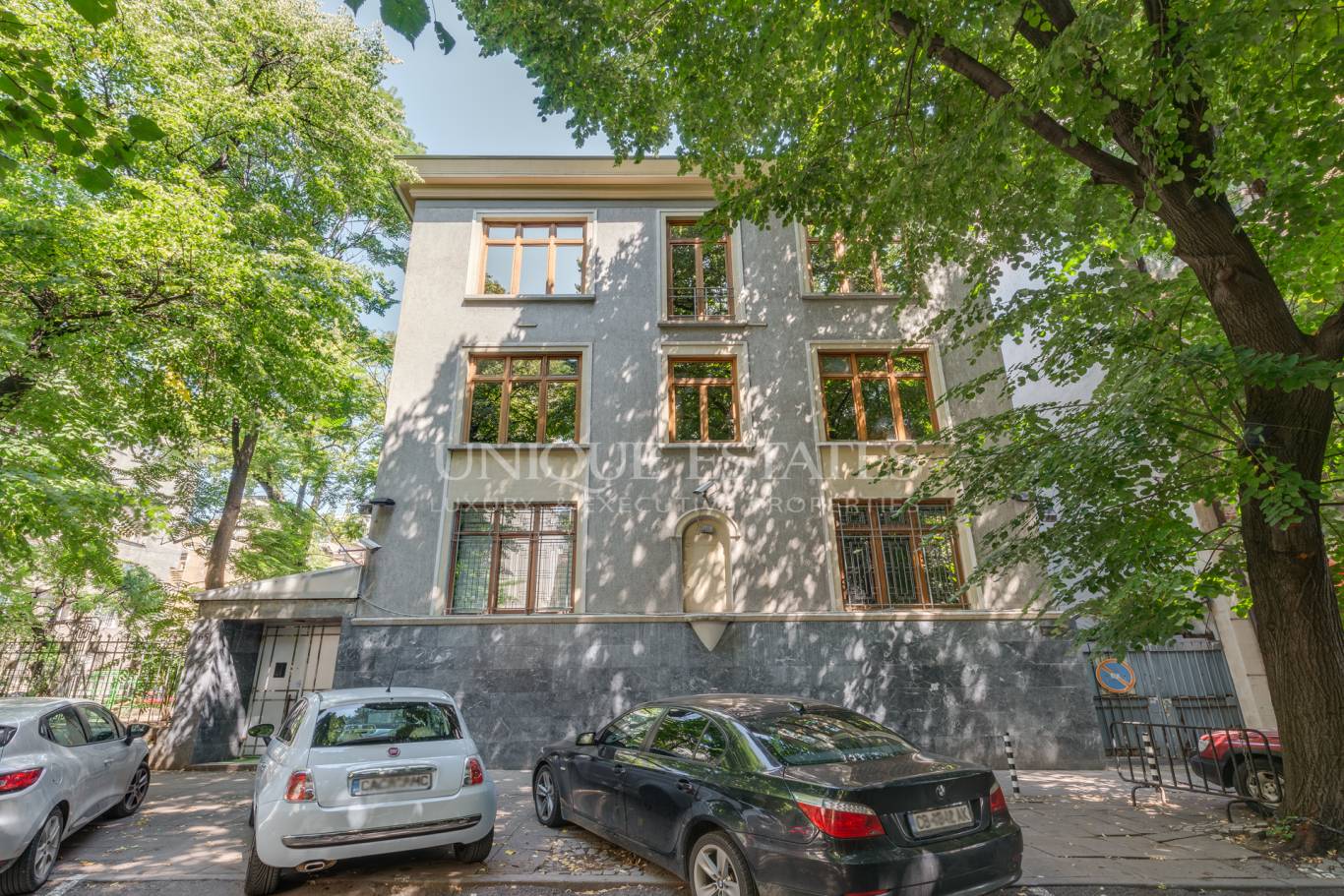 Офис сграда / Сграда под наем в София, Център - код на имота: K10144 - image 1