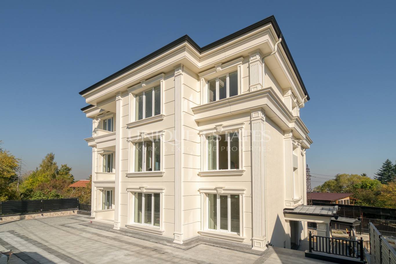 Къща за продажба в София, Симеоново - код на имота: K12295 - image 1