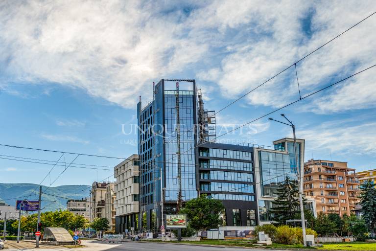 Четиристаен апартамент в луксозна нова сграда на Бул. България