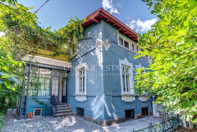 Самостоятелна къща за продажба в центъра на гр. София