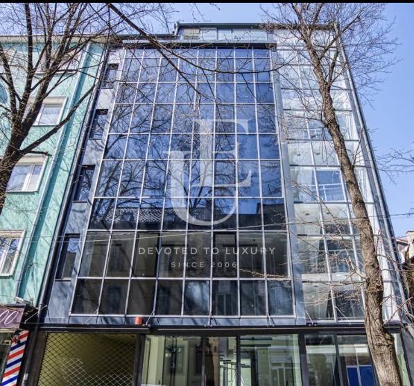 Модерна офис сграда в центъра на София до метро за продажба