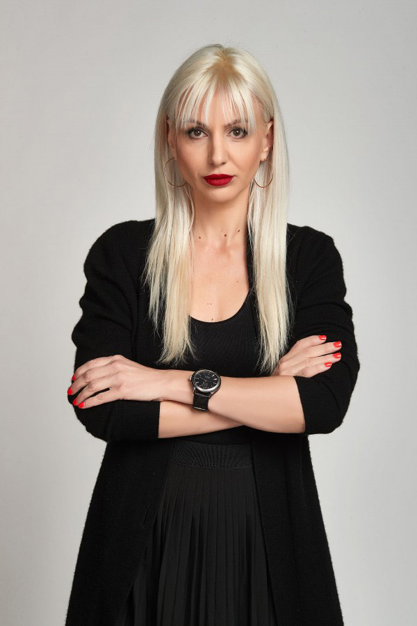 Анна Тонова